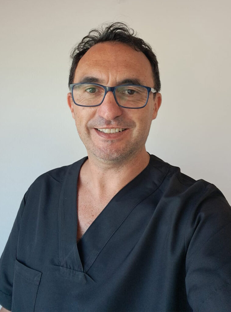 Doctor Sebastián Garbarino, Implantología, Ortodoncia y Diagnóstico en Clínica dental Powerdent en Marratxí